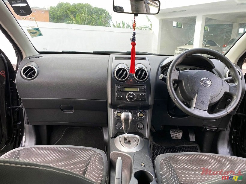 2009' Nissan Qashqai Auto 2.0L photo #3