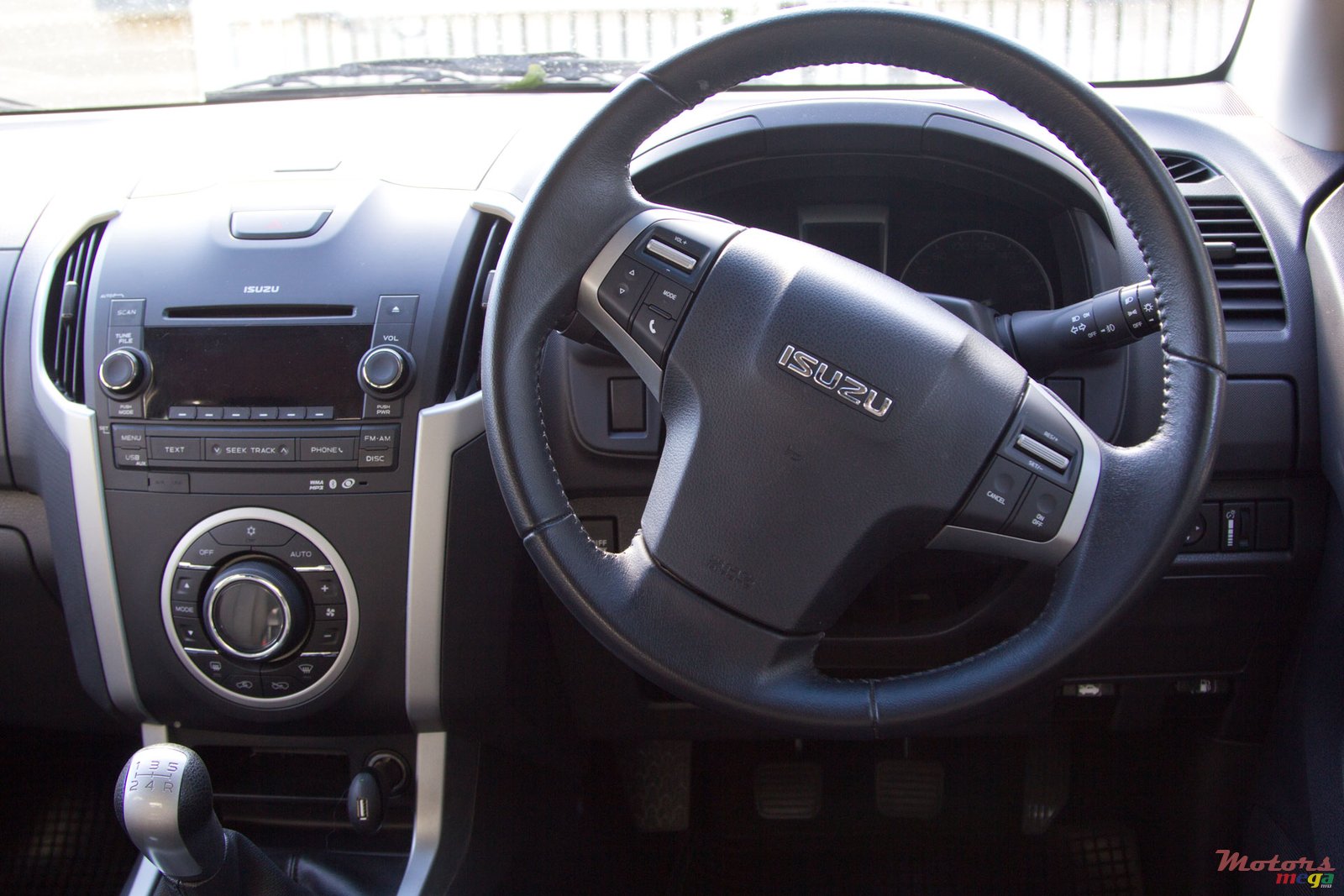 2015' Isuzu KB Series photo #5