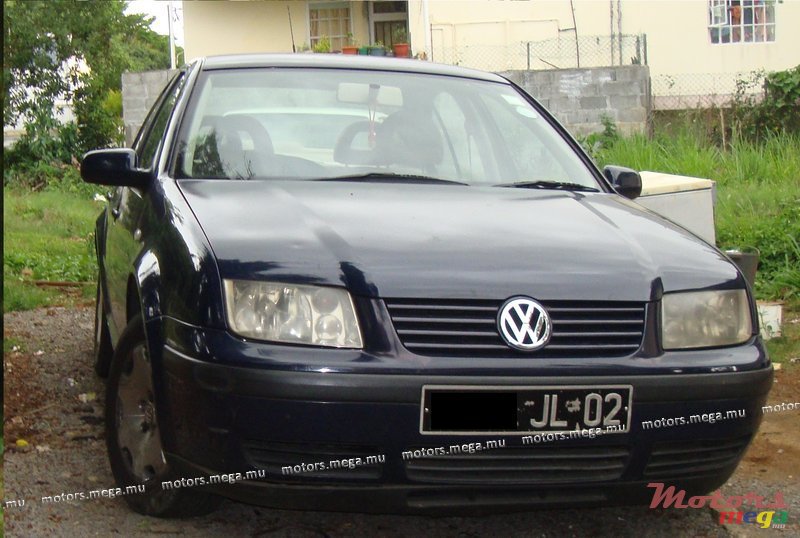 2002' Volkswagen Jetta photo #1