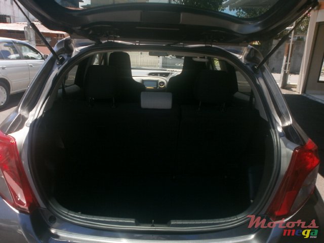 2013' Toyota Vitz photo #6