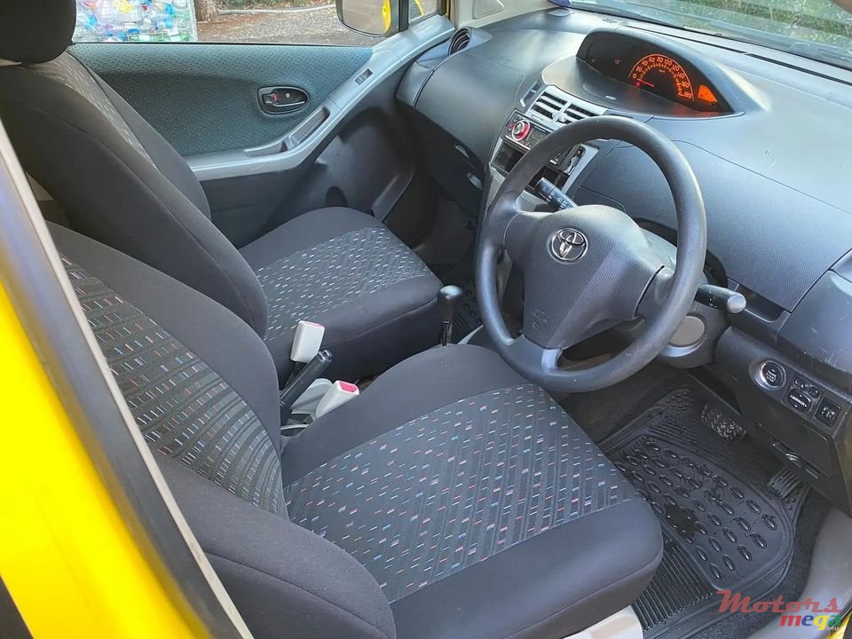 2008' Toyota Vitz KSP90 photo #7