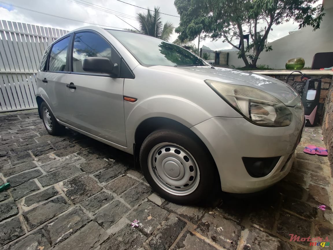 2011' Ford Figo photo #2