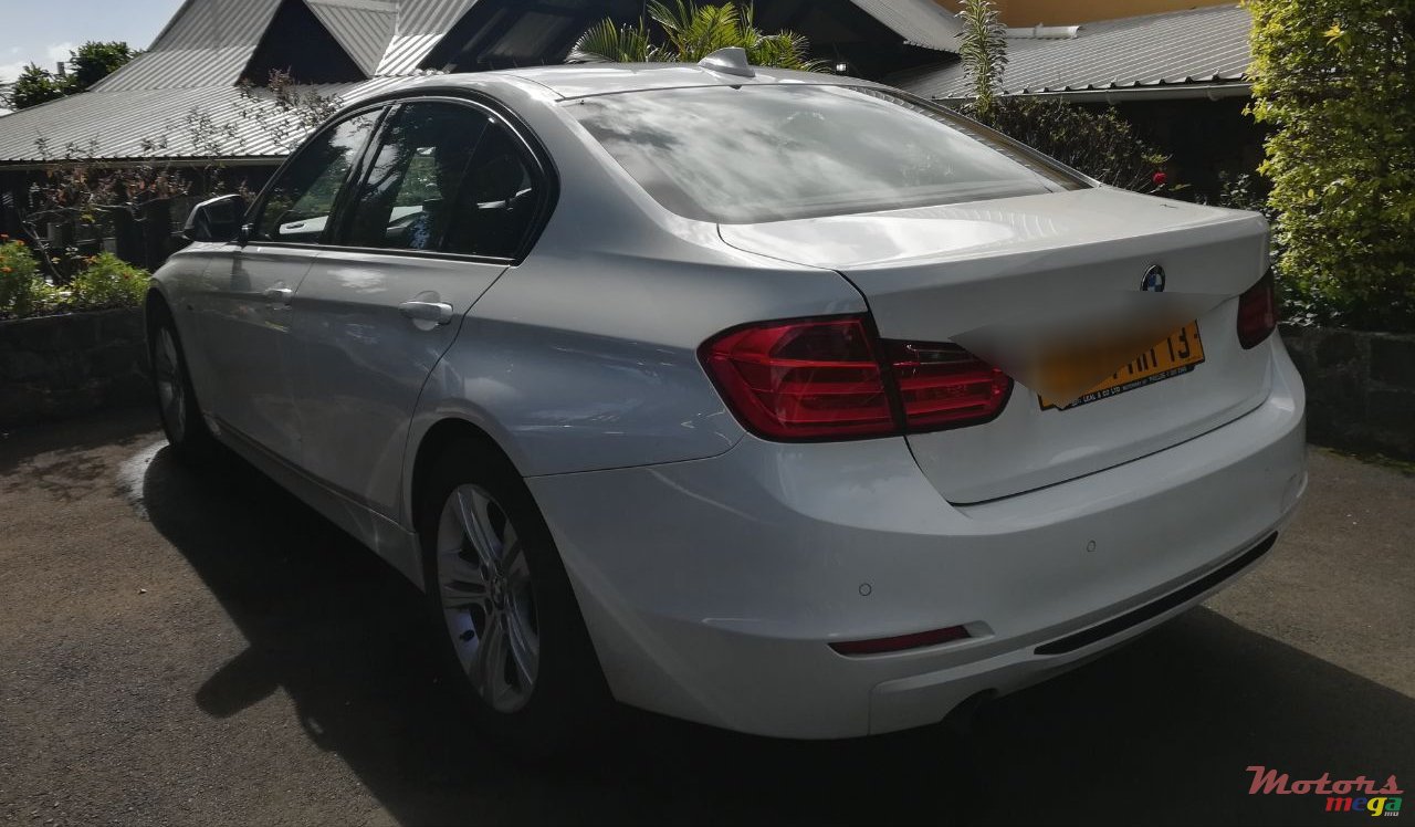 2013' BMW 3 Series photo #2