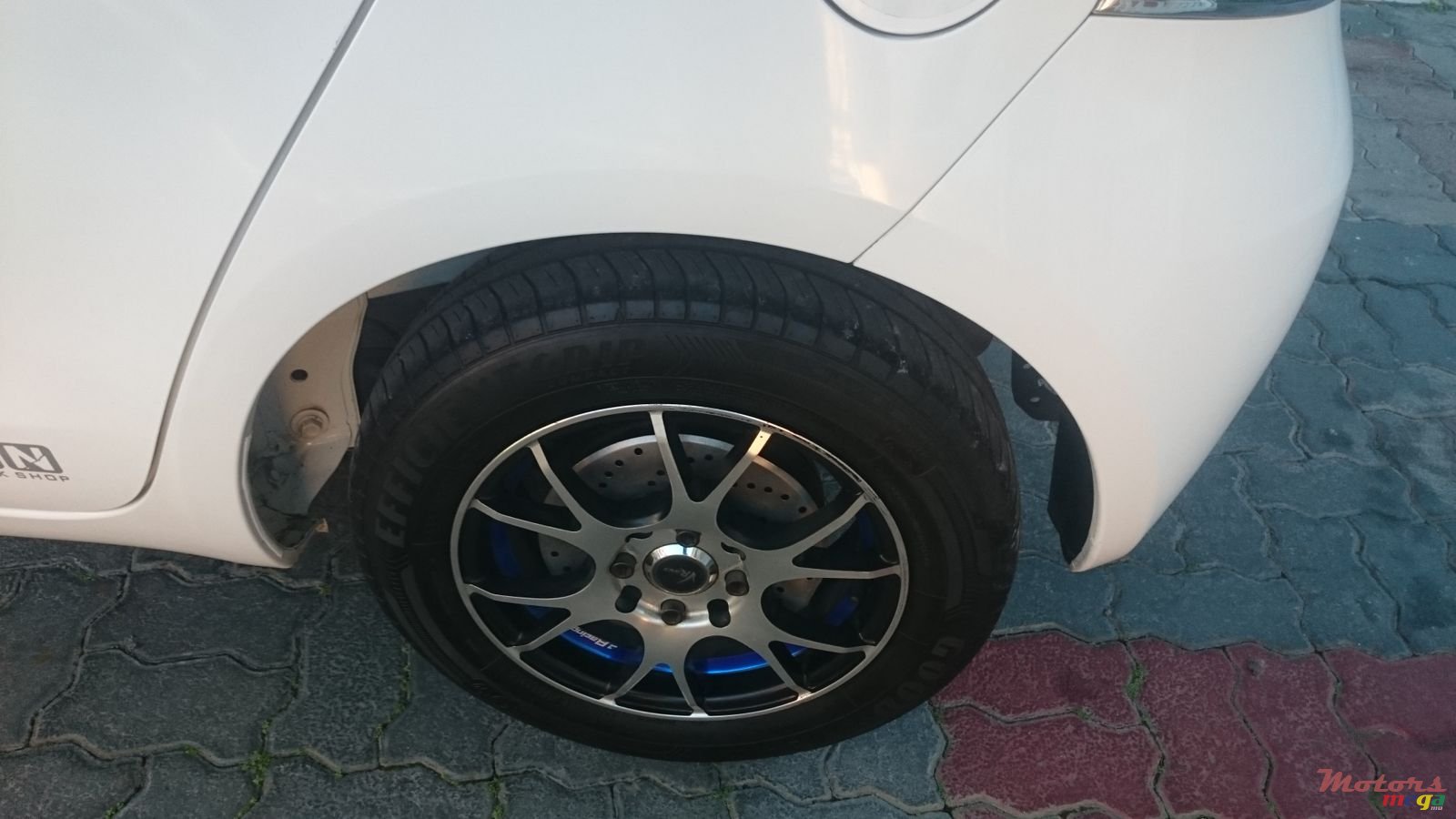 2006' Toyota Vitz photo #5