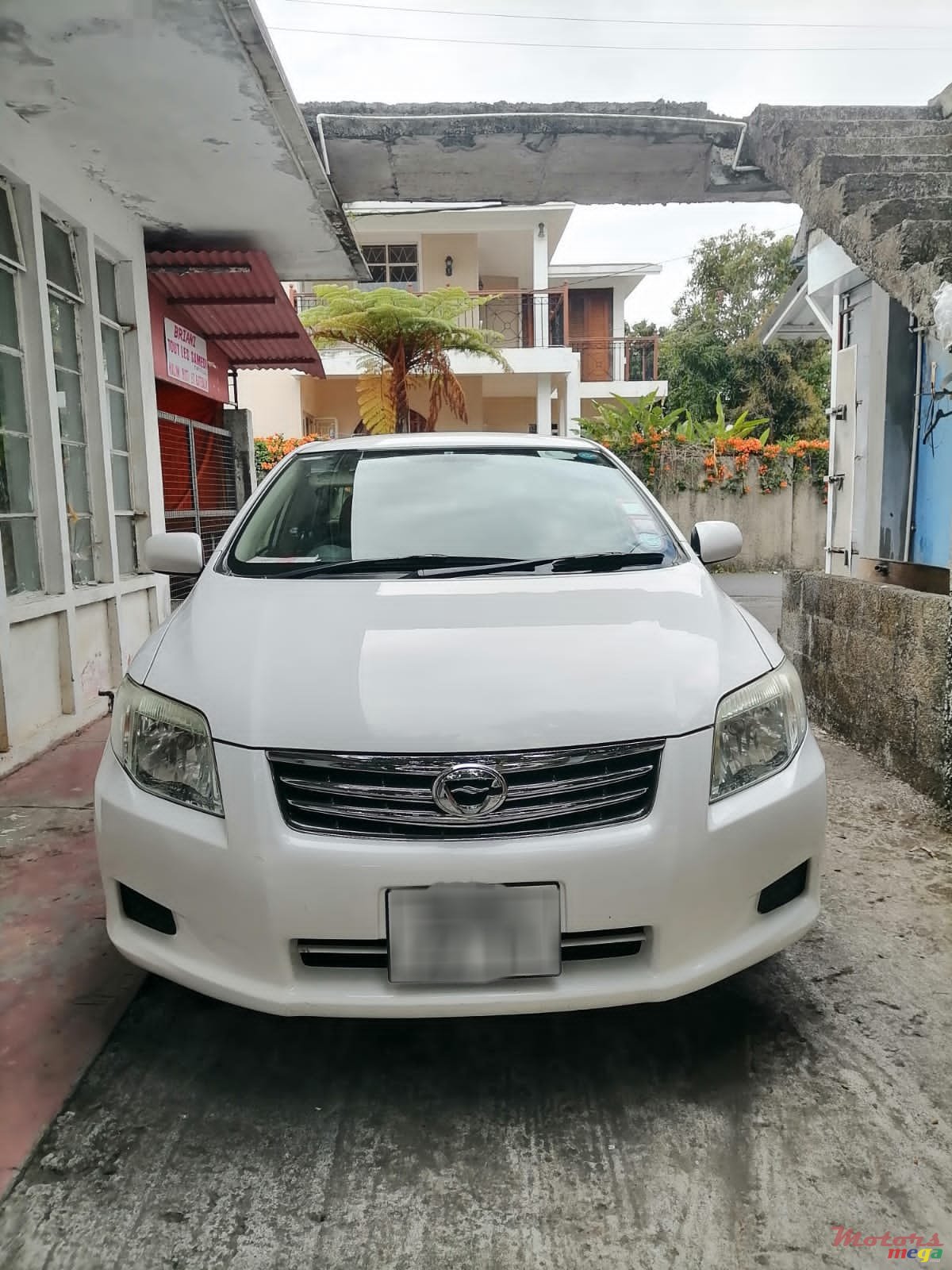 2011' Toyota Axio photo #2