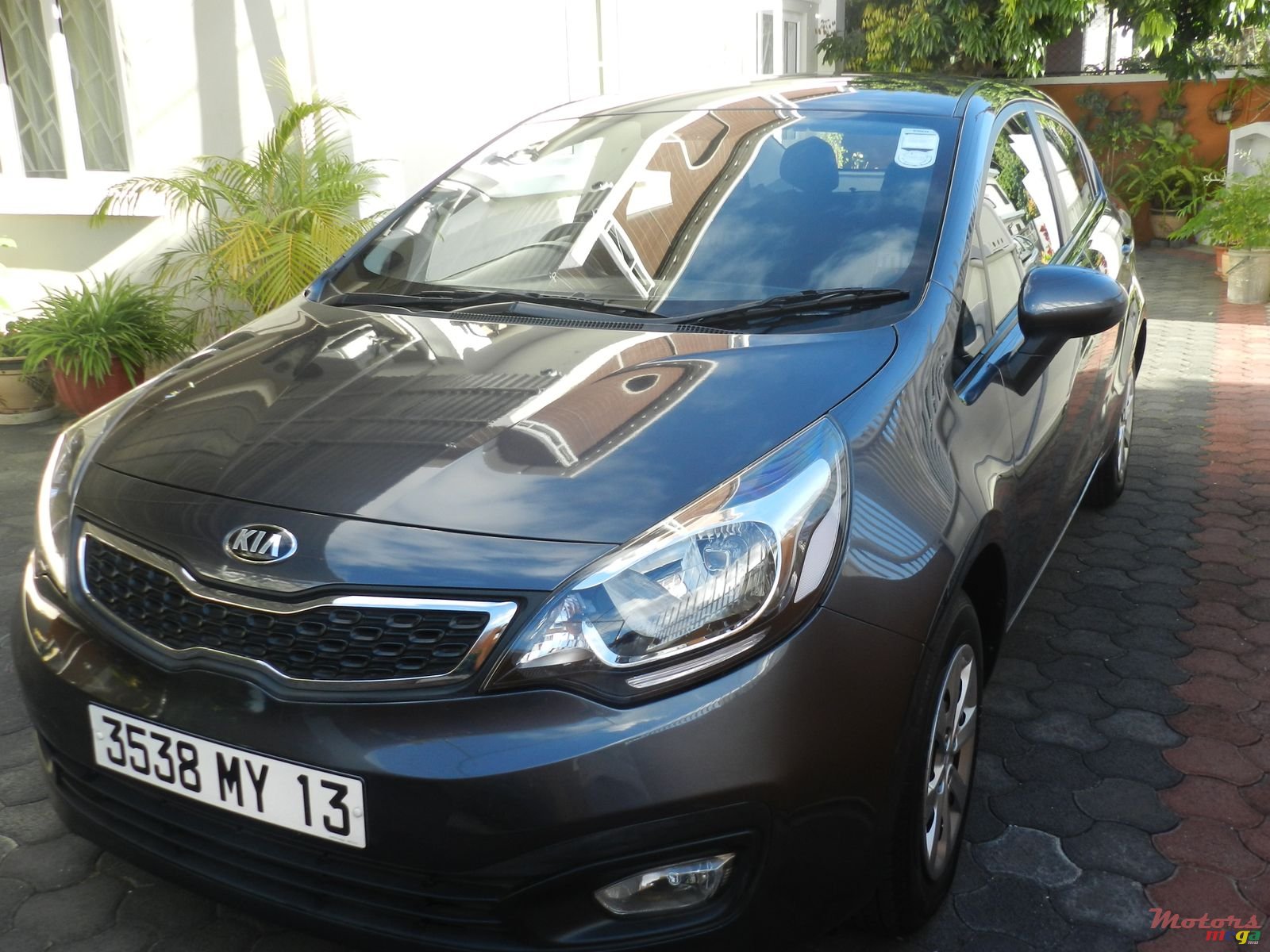 2013' Kia Rio photo #2