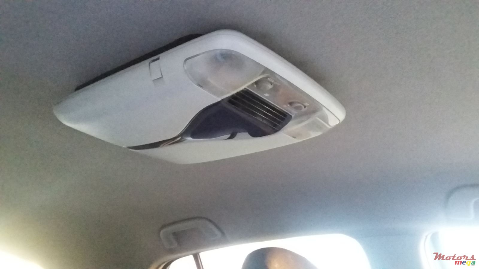 2008' Toyota Vitz RS photo #7