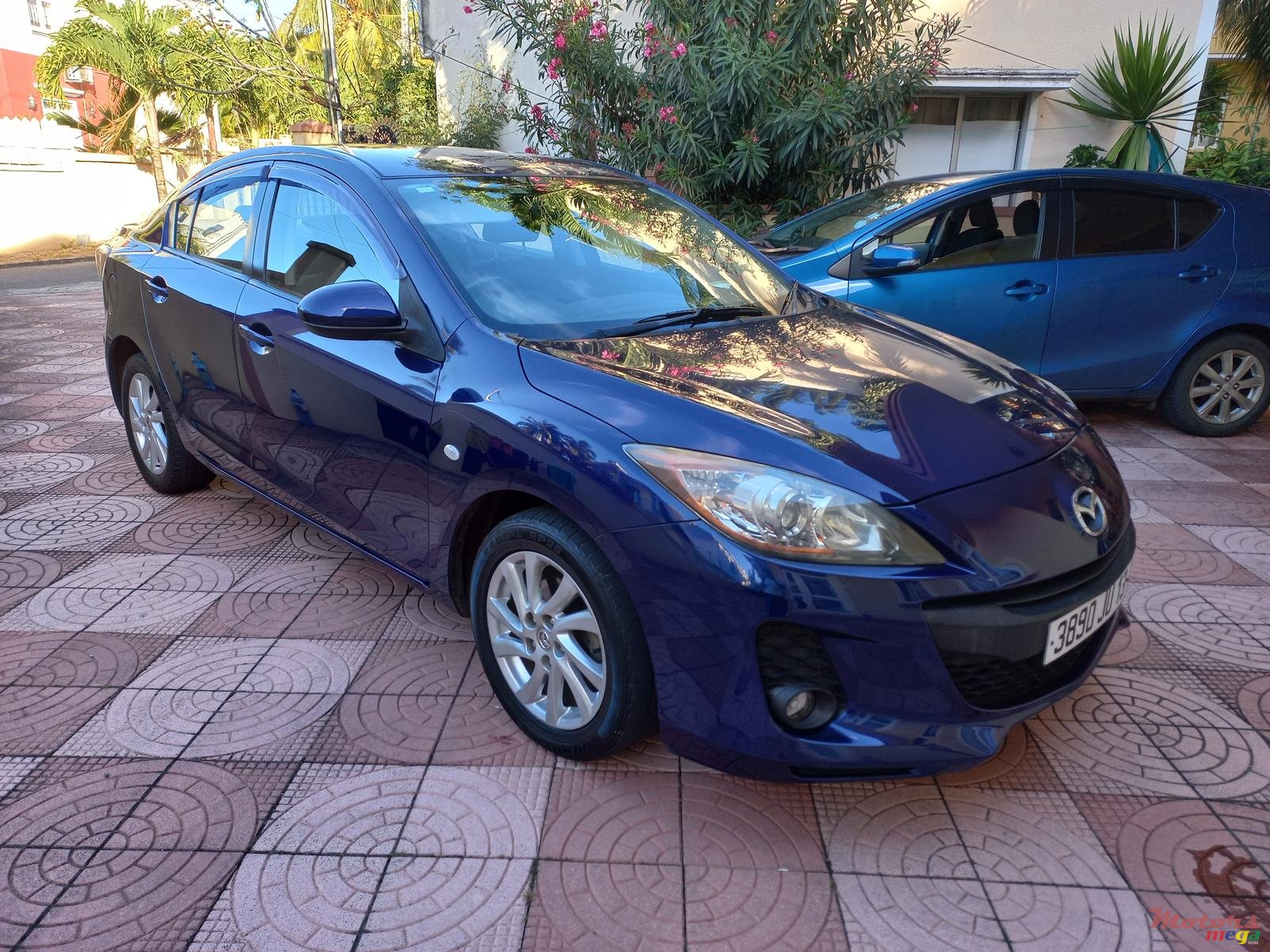 2013' Mazda 3 photo #2