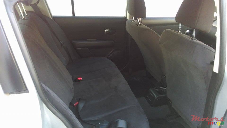 2008' Nissan Tiida H/Back  photo #3