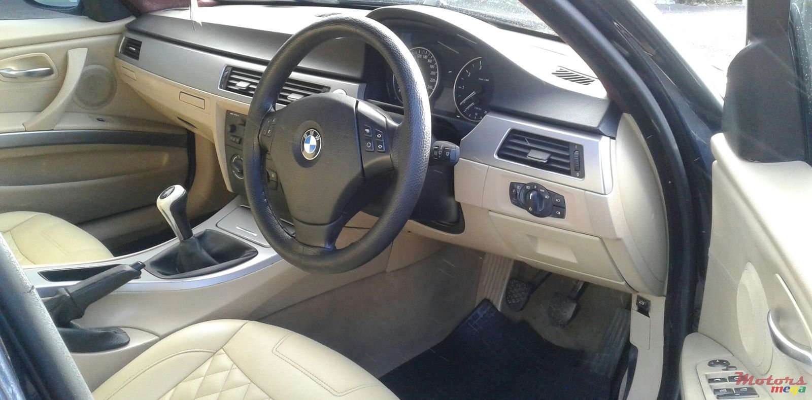 2005' BMW 3 Series Sedan 320i photo #6