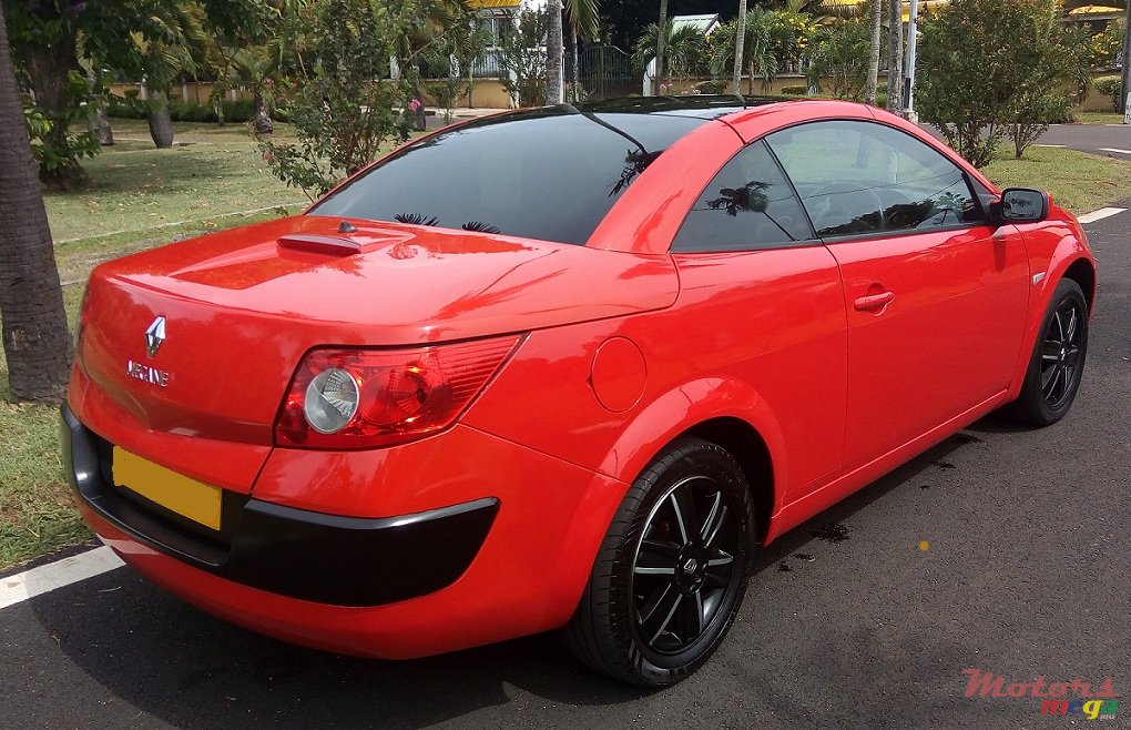 2005' Renault Megane convertible photo #6