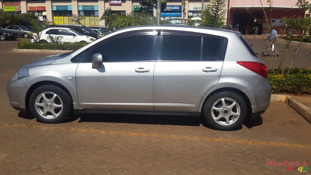 2007' Nissan HATCHBACK photo #1