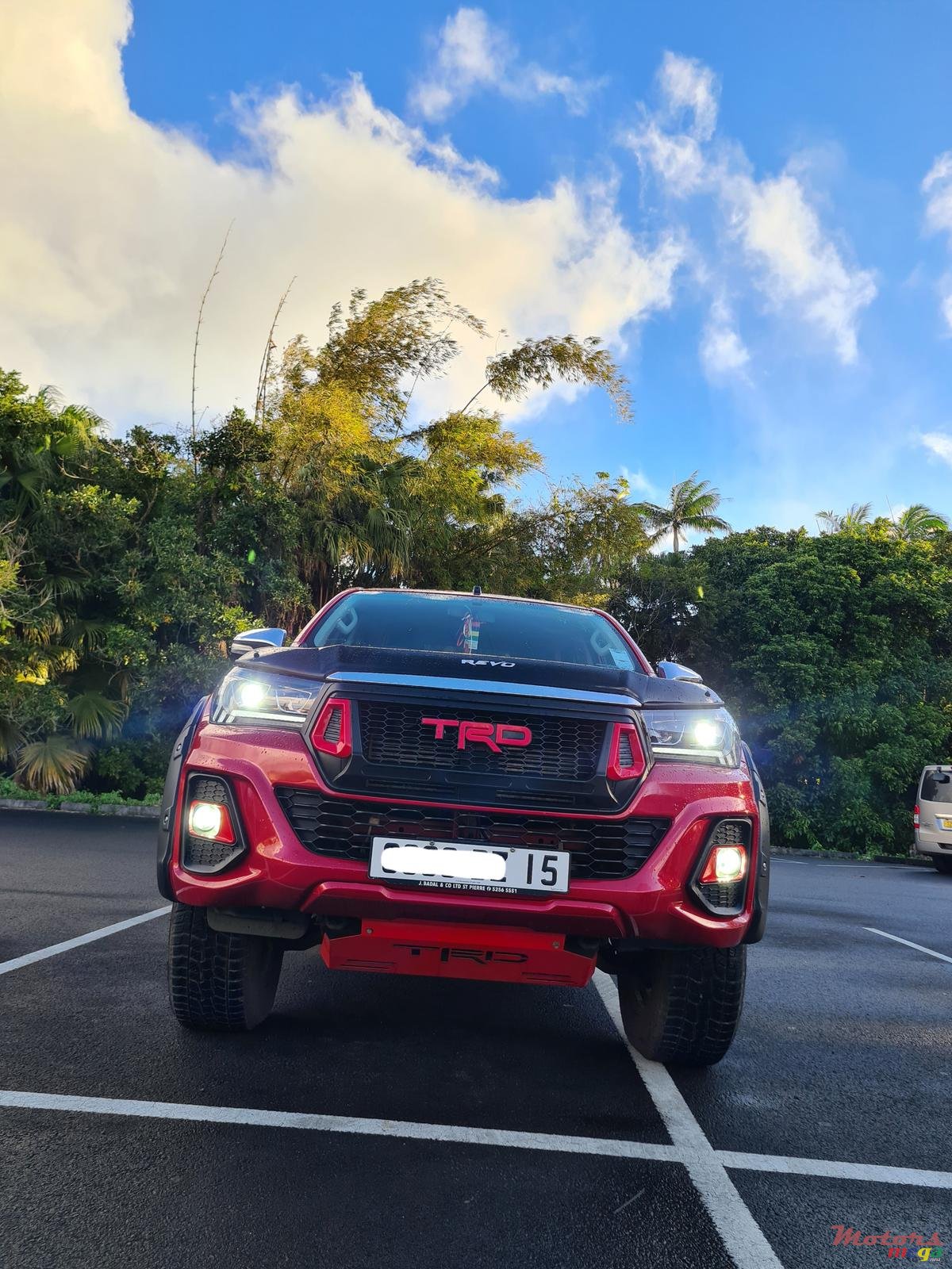 2015' Toyota Hilux Revo photo #2