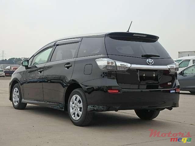 2013' Toyota Wish photo #3