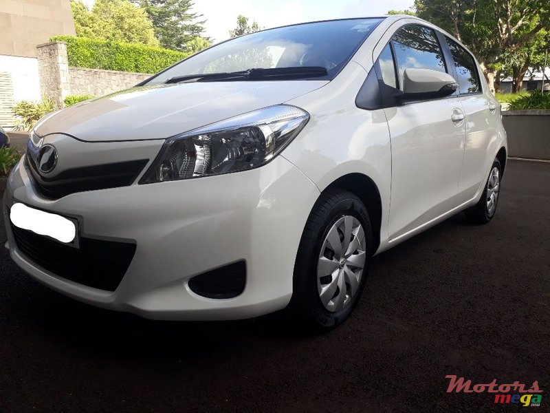 2012' Toyota Vitz Very Clean! photo #1