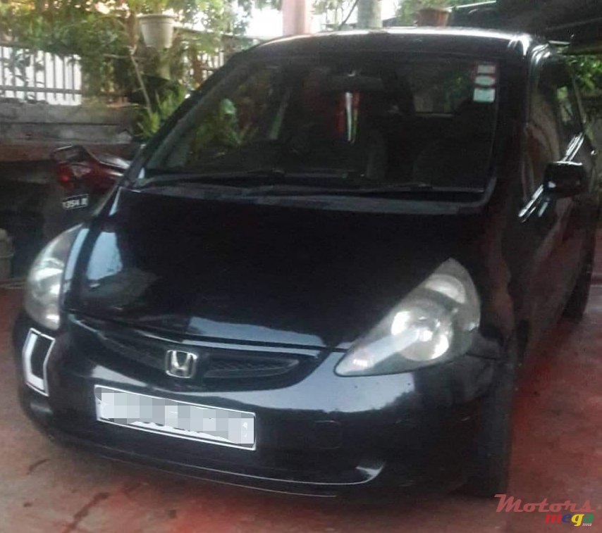 2002' Honda Fit photo #1