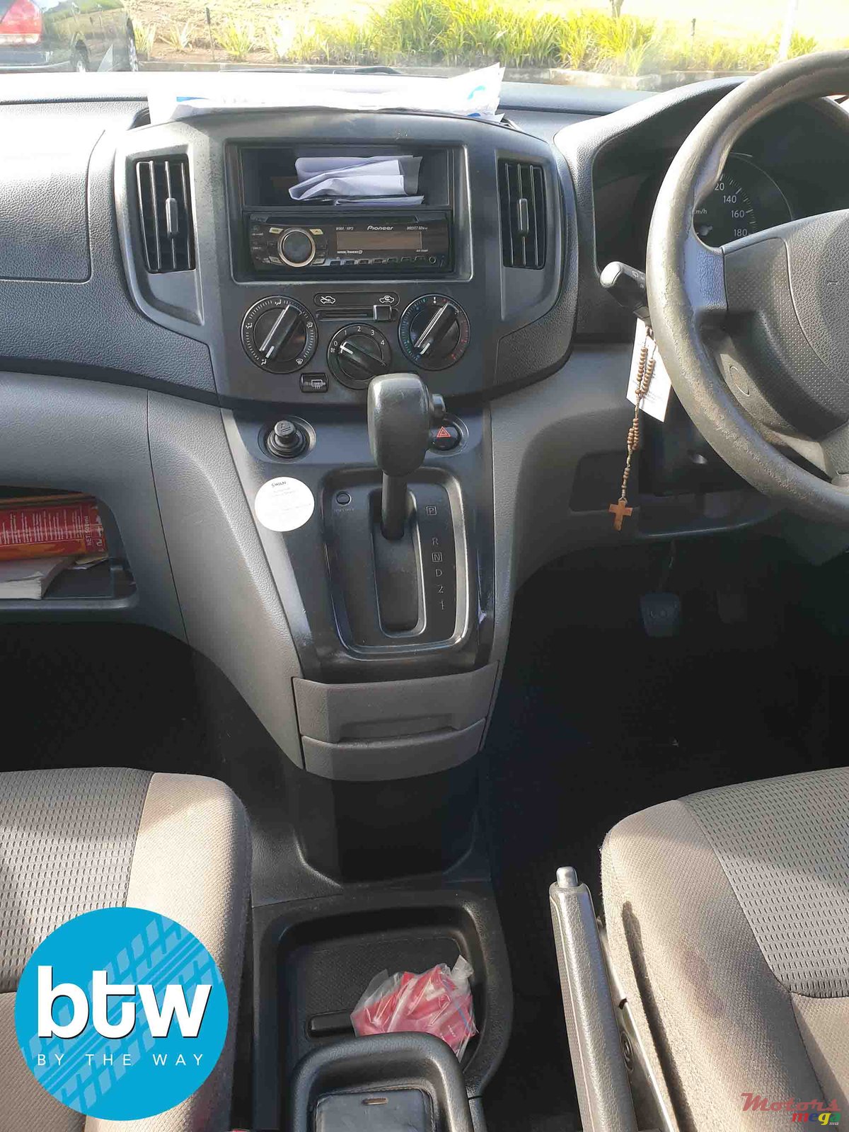 2012' Nissan NV 200 photo #7