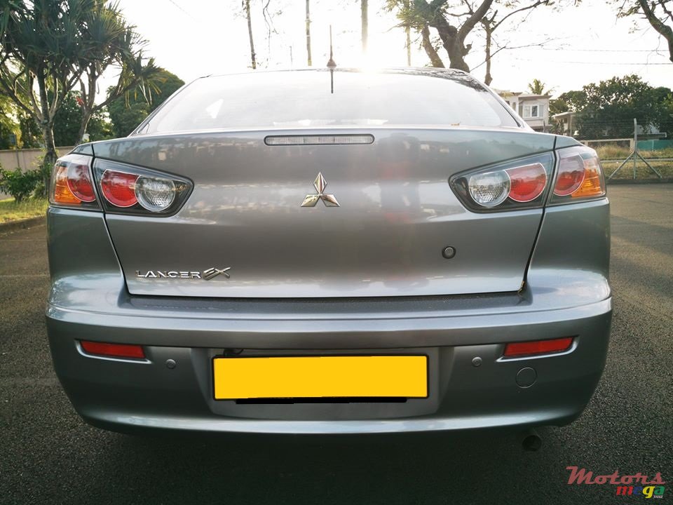 2017' Mitsubishi Lancer EX photo #3