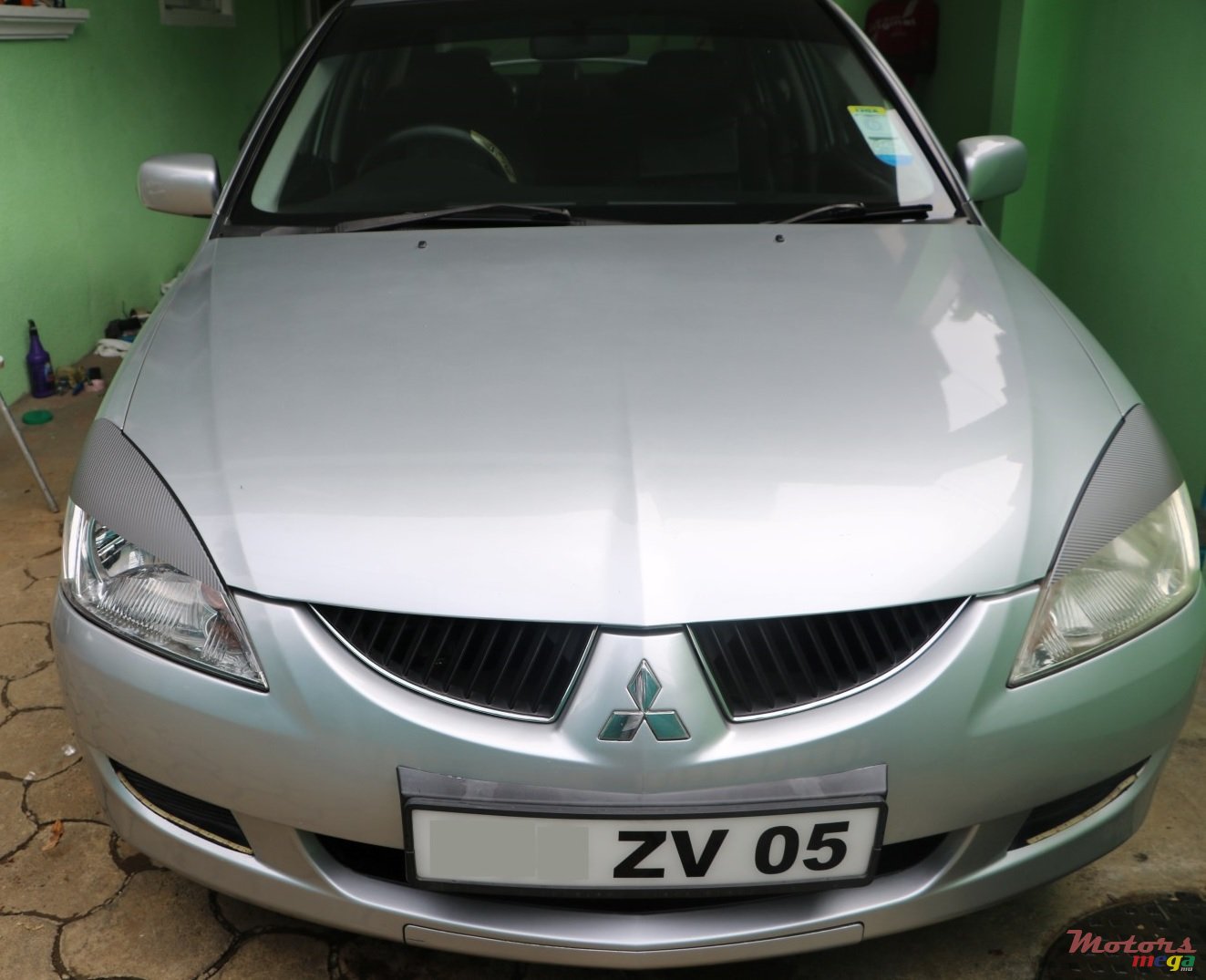 2005' Mitsubishi Lancer GLX photo #1