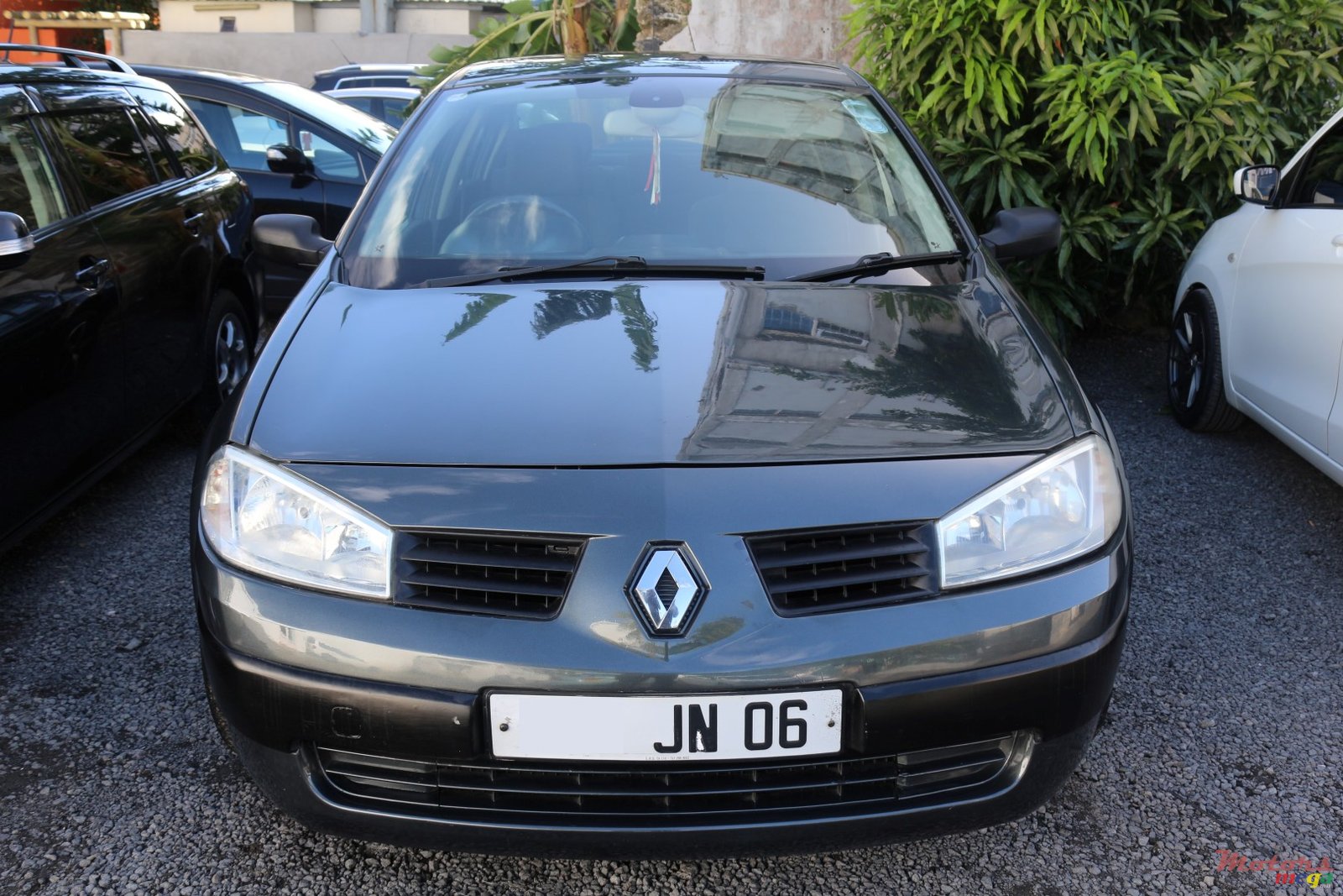2006' Renault Megane photo #1