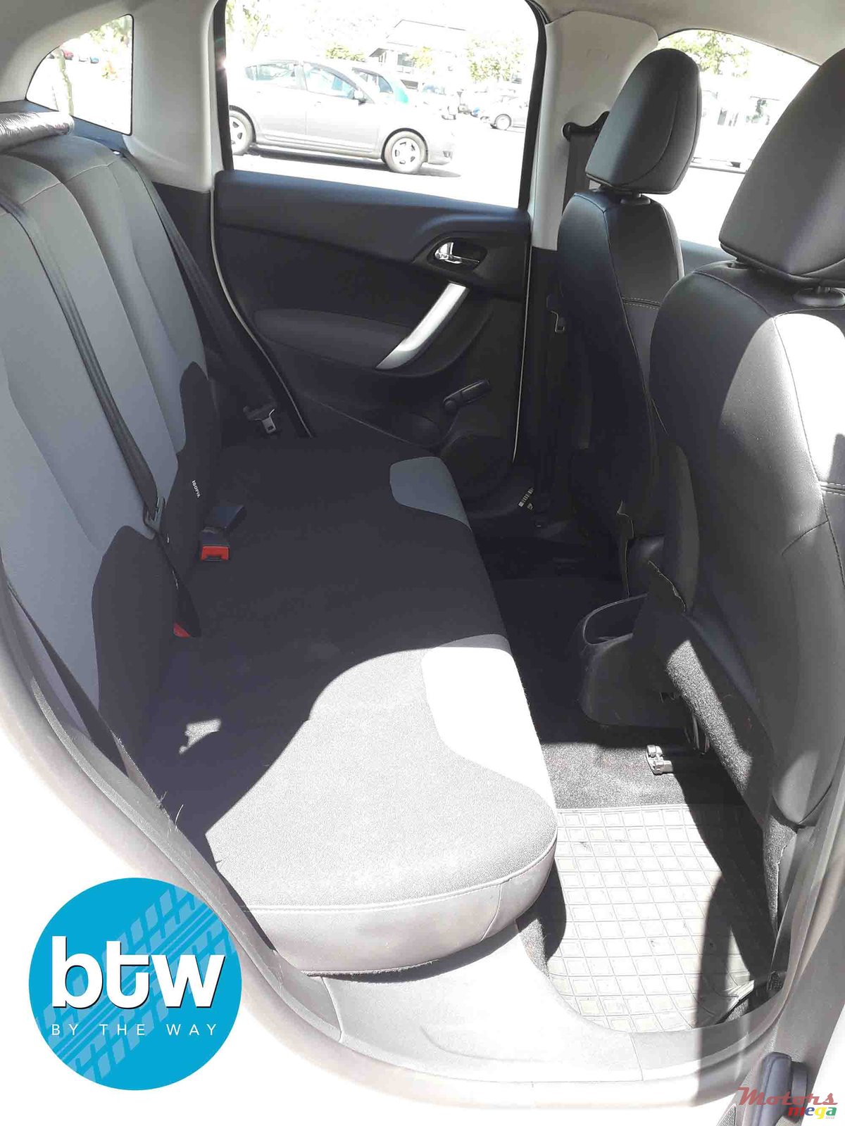 2012' Citroen C3 photo #2