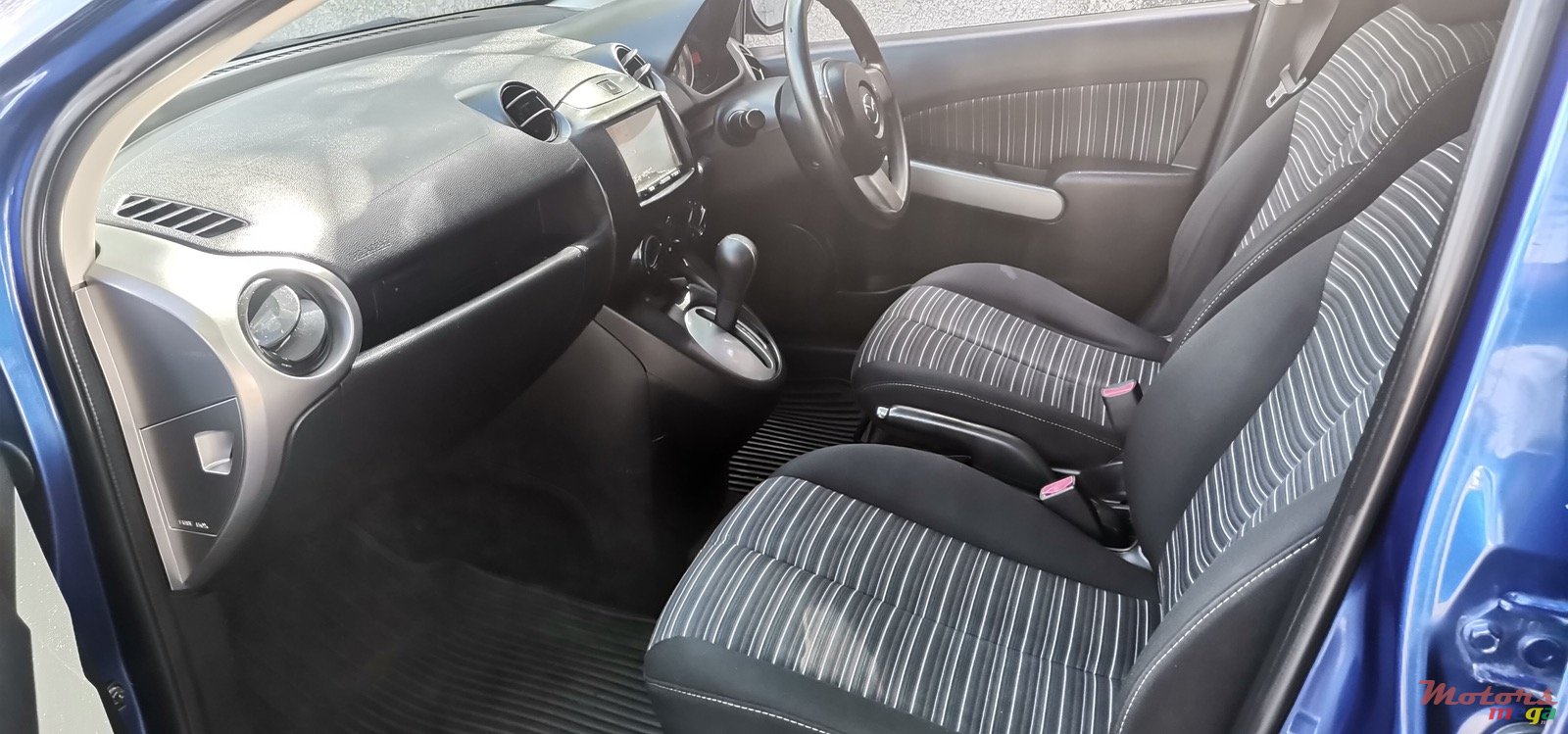 2010' Mazda Demio photo #2