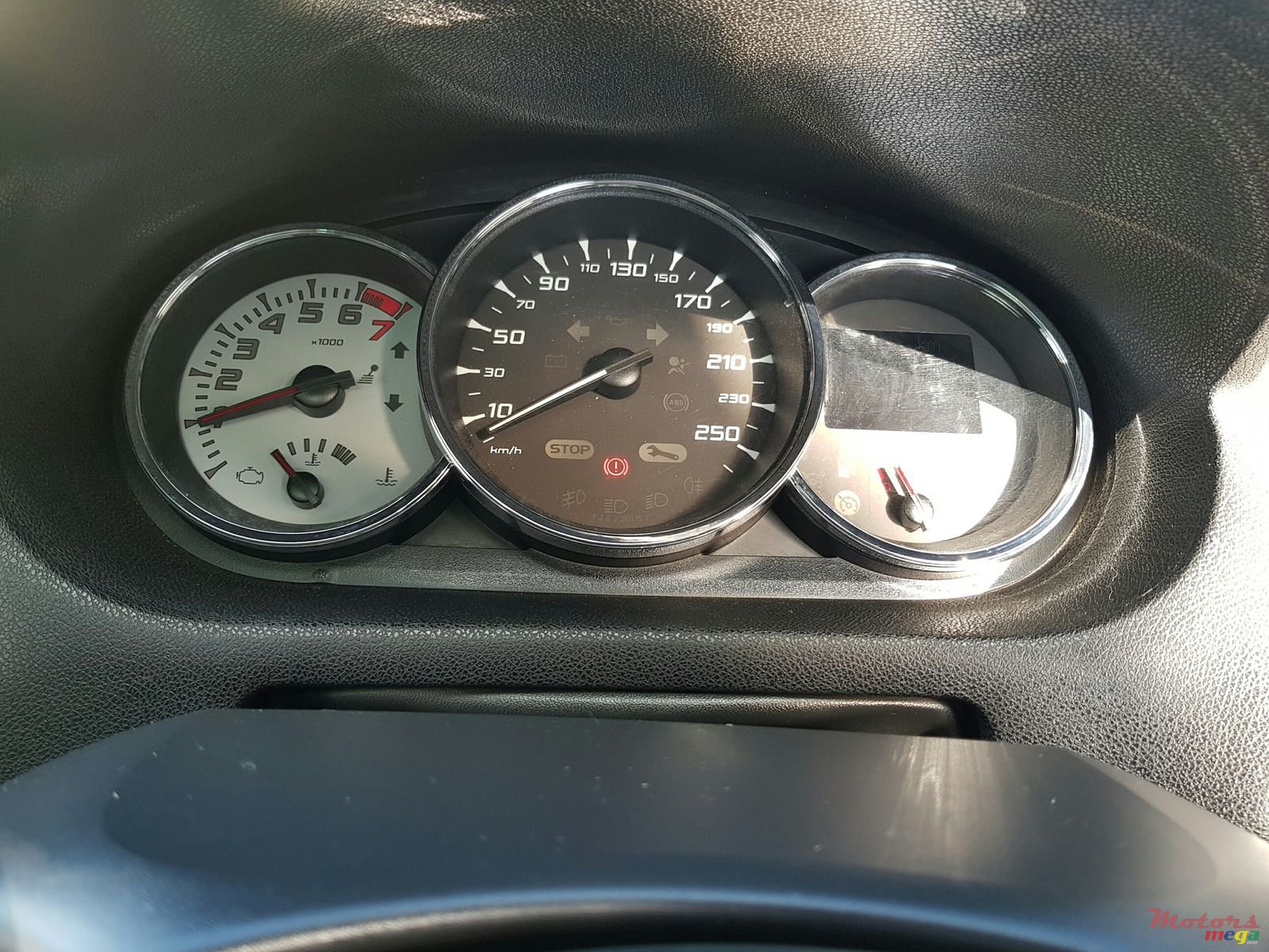 2012' Renault Megane GT line photo #5