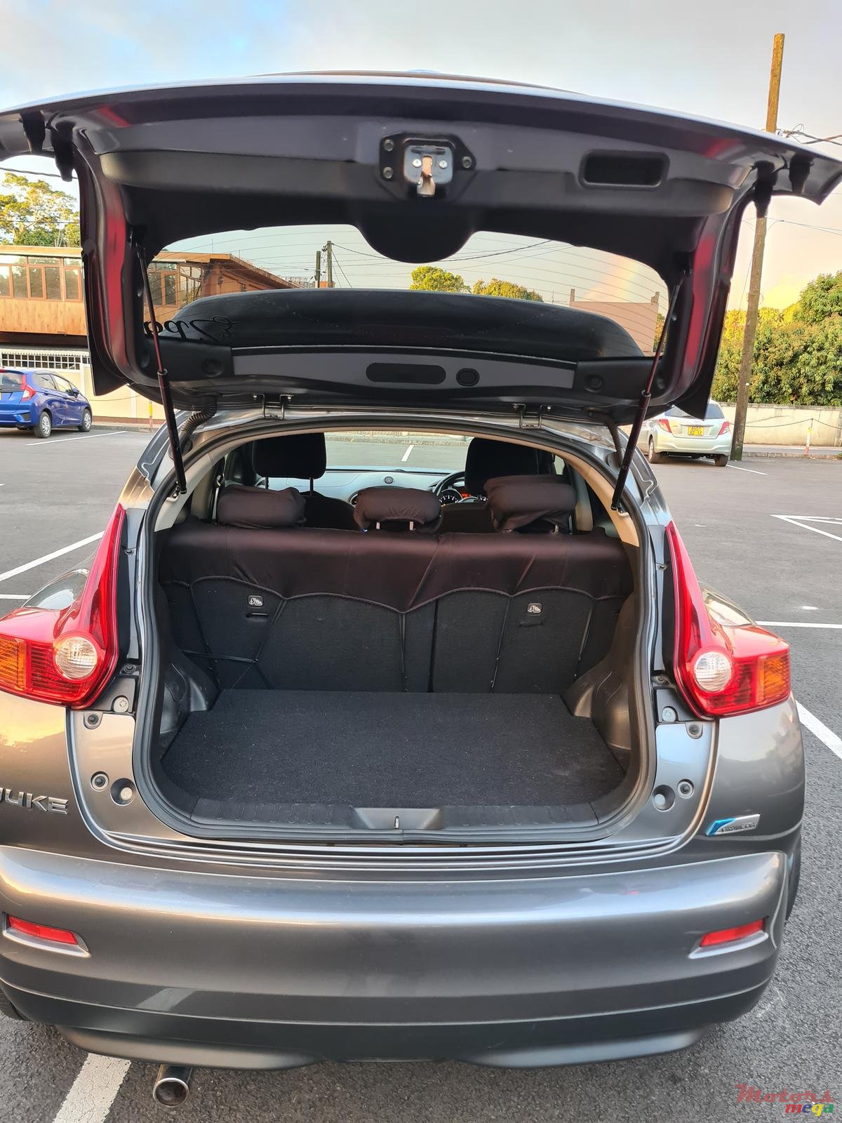 2013' Nissan Juke Automatic photo #7