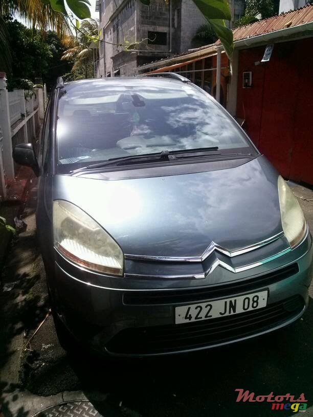 2008' Citroen C4 Picasso photo #1