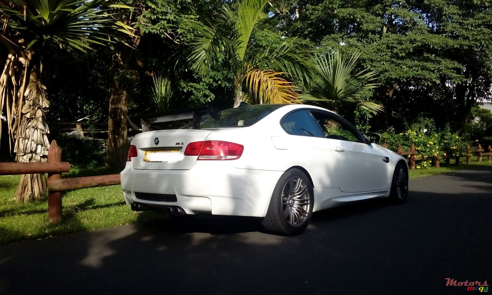 2009' BMW 1 Series М photo #2