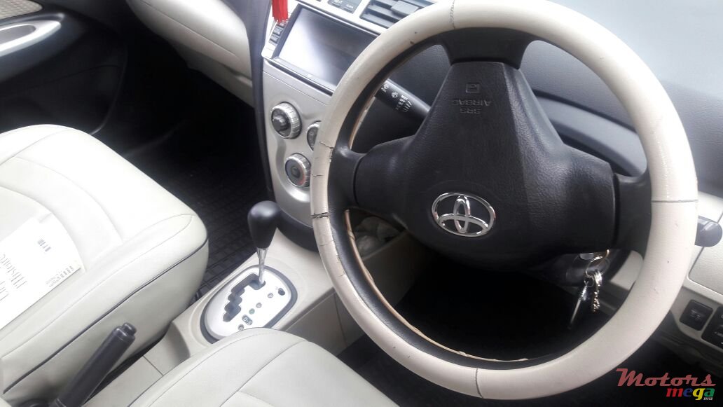 2006' Toyota photo #2