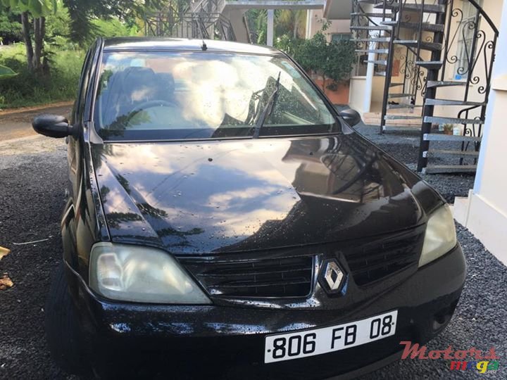 2008' Renault Logan photo #4