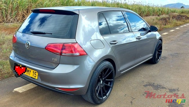 2015' Volkswagen Golf VII 1.2 TSI photo #3