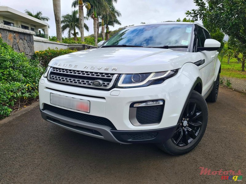 2017' Land Rover Range Rover Evoque Pure TD4 photo #2