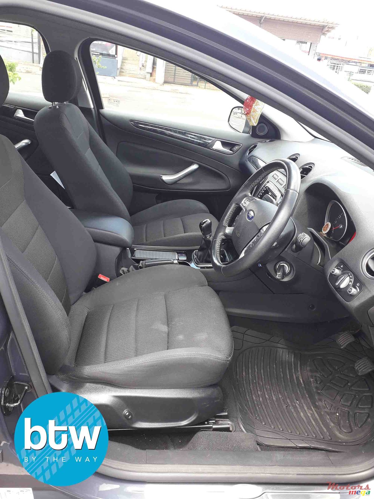 2013' Ford Mondeo photo #5