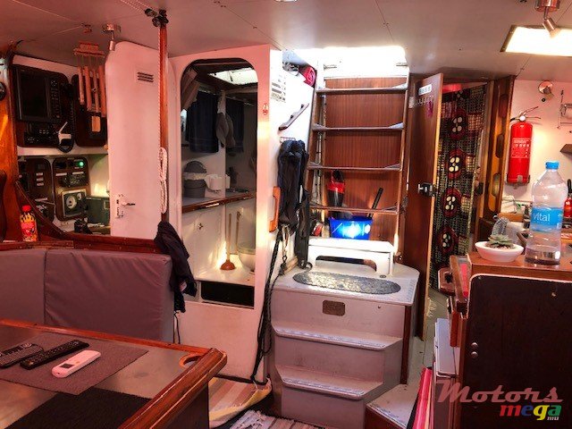 1984' Cruisers Yachts photo #3