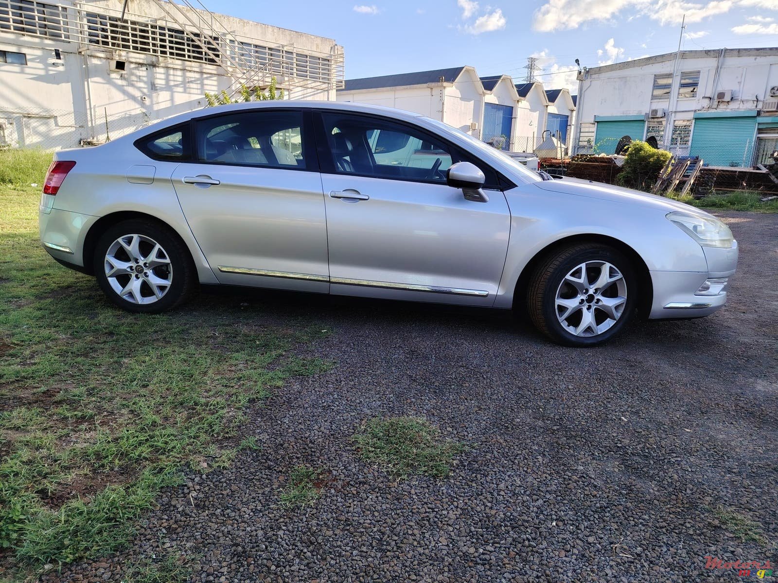 2010' Citroen C5 photo #3