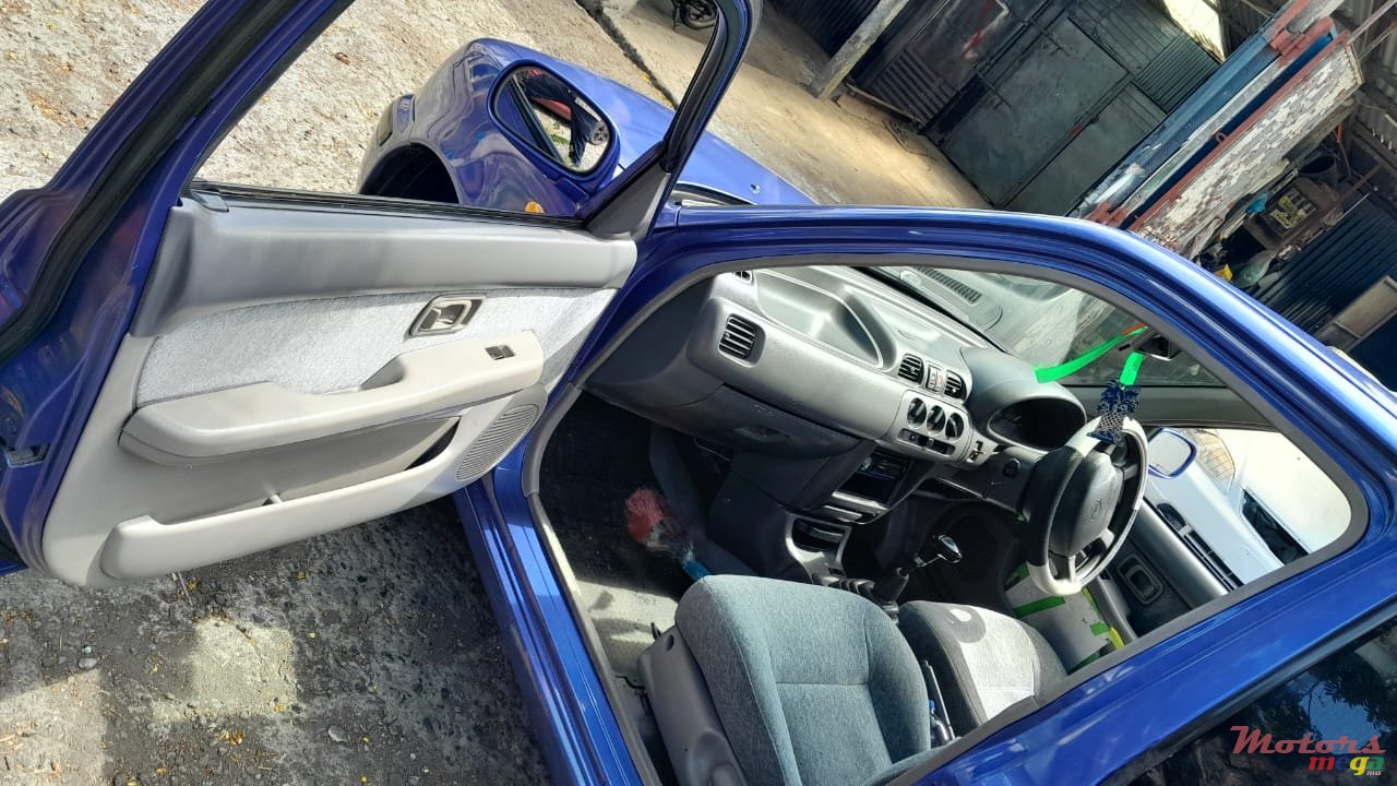 1999' Nissan March photo #2