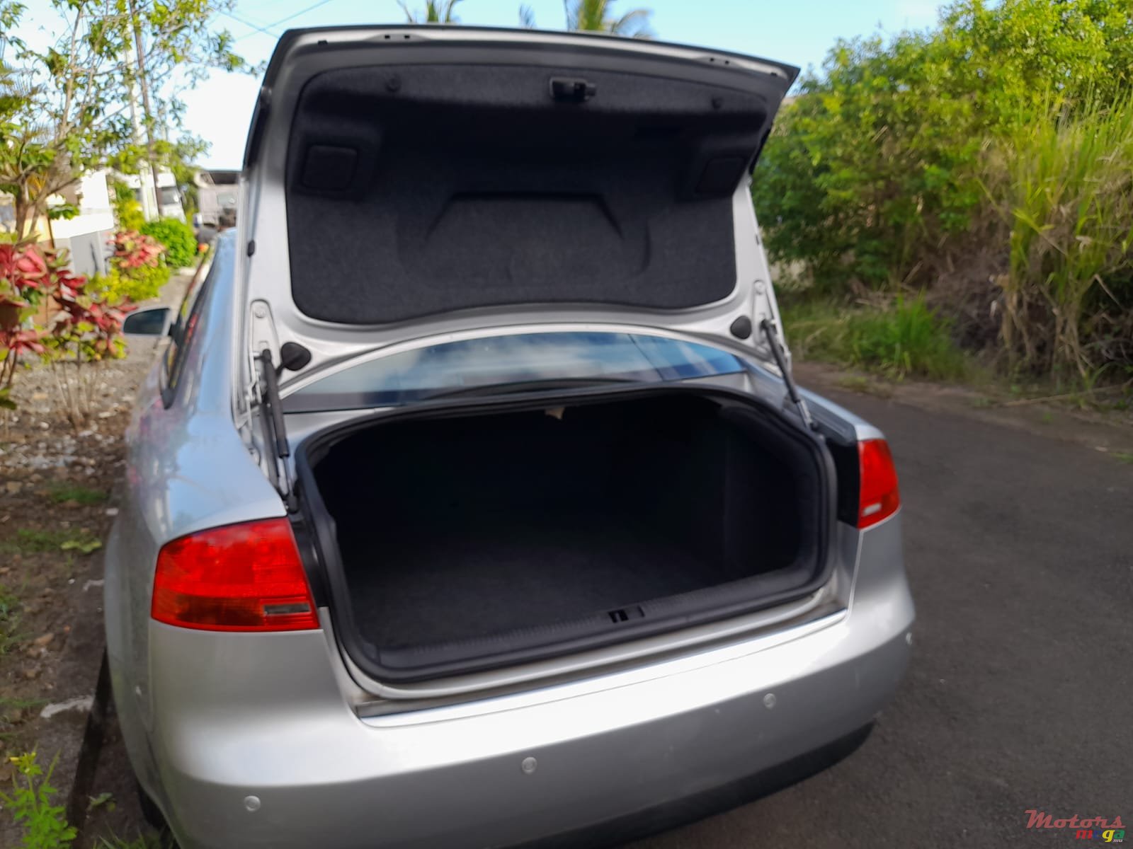 2010' Audi A4 Sedan photo #6