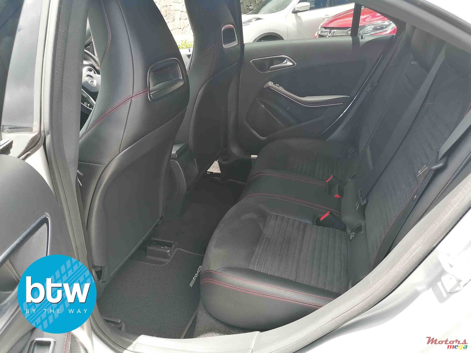 2014' Mercedes-Benz CLA 180 photo #5