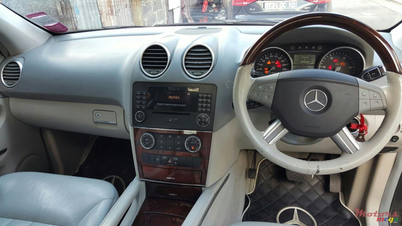 2005' Mercedes-Benz ML 320 photo #4