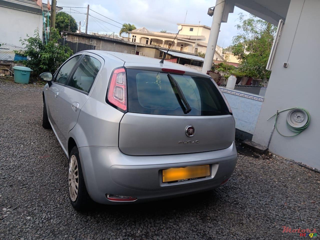 2013' Fiat Punto photo #1