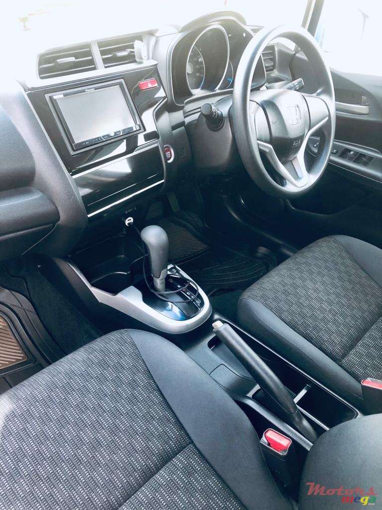 2015' Honda Fit photo #3