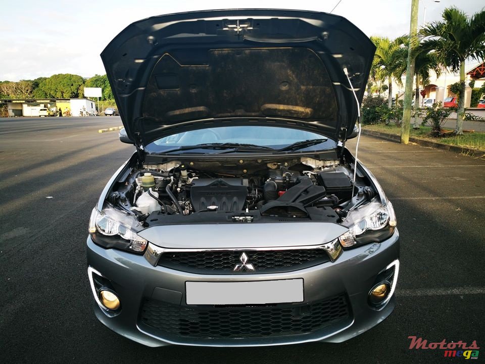 2017' Mitsubishi Lancer EX photo #6