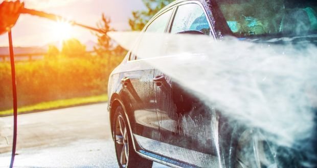 Levée des restrictions sur le lavage de voitures : un soulagement pour les carwash