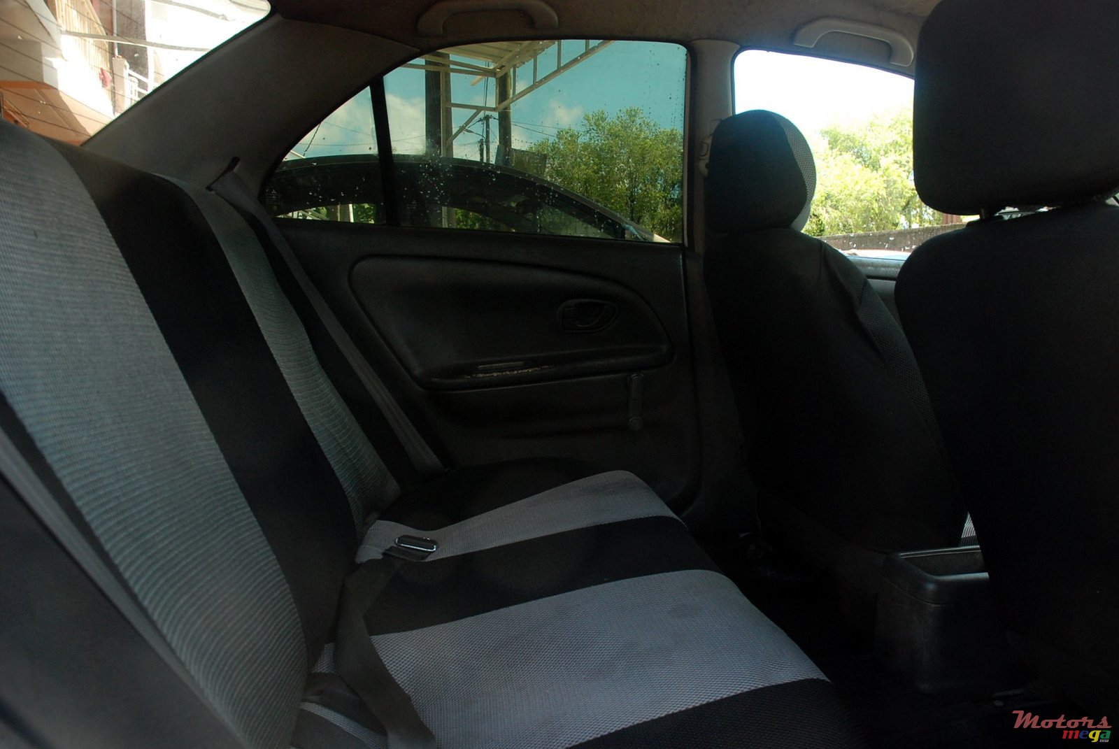 1998' Mitsubishi Lancer photo #4