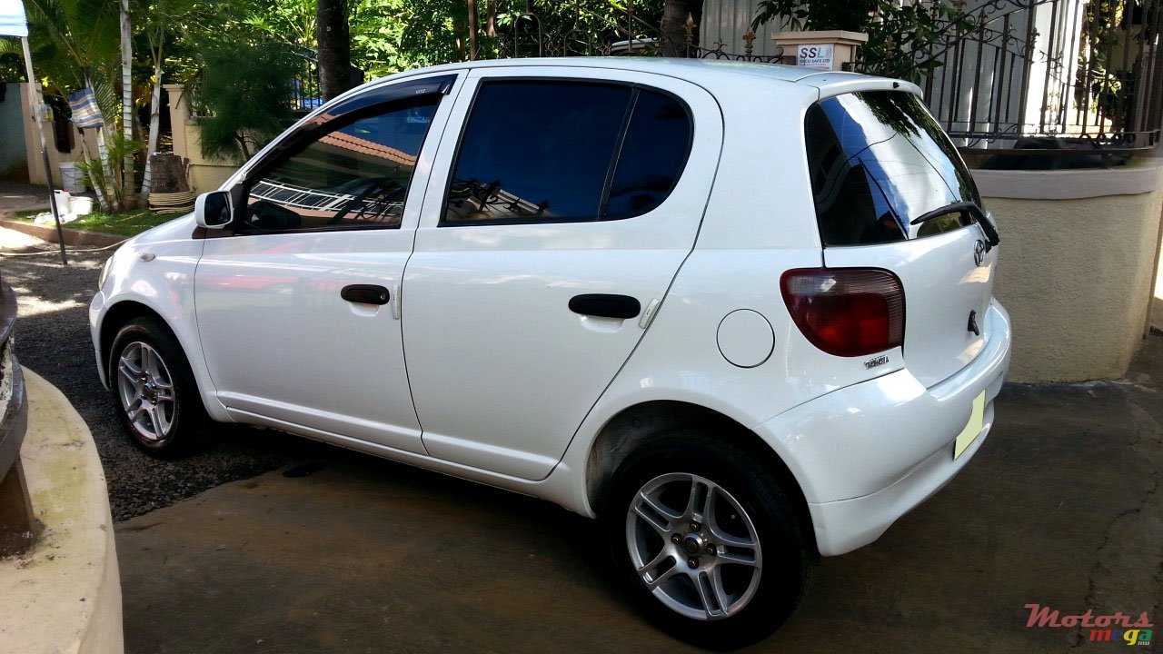 1999' Toyota photo #1