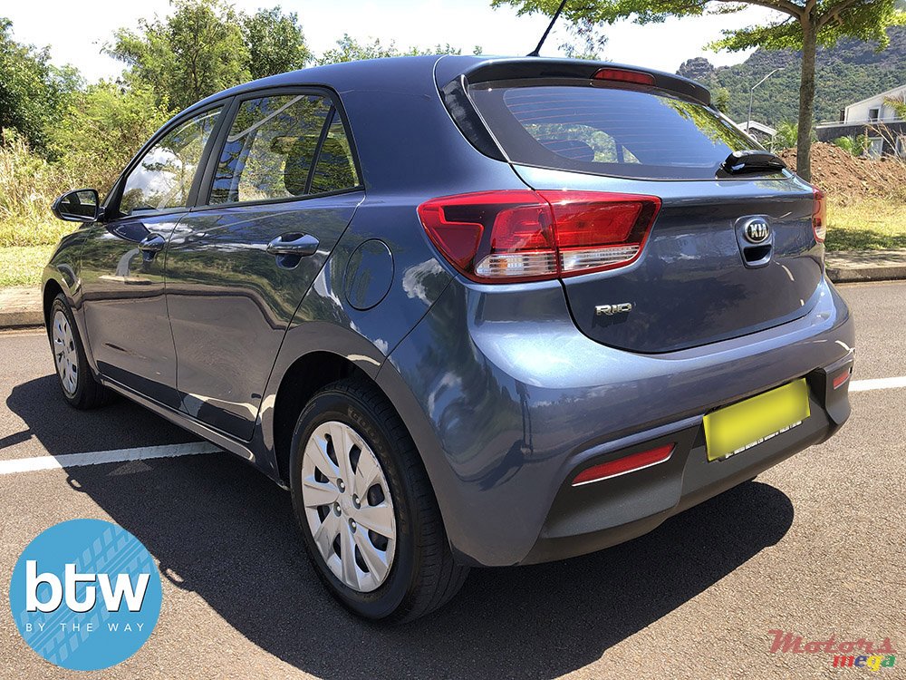 2017' Kia Rio photo #3