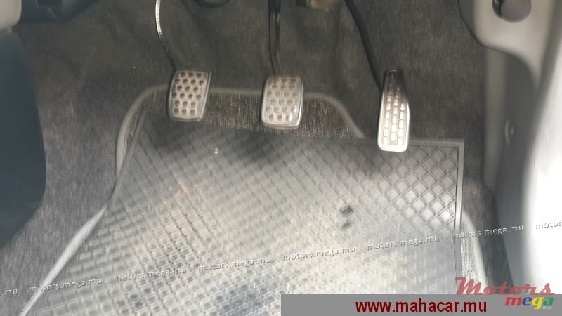 2011' Perodua Viva Elite photo #3