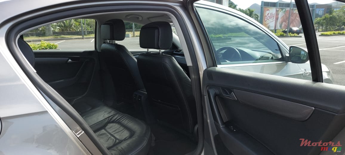 2013' Volkswagen Passat B7 photo #3